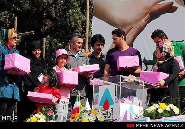 همایش پیاده روی خانوادگی در آمل (عکس)